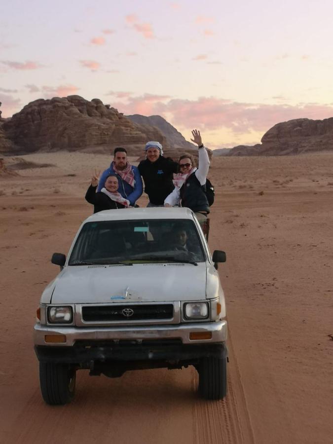 Desert guide camp Wadi Rum Buitenkant foto